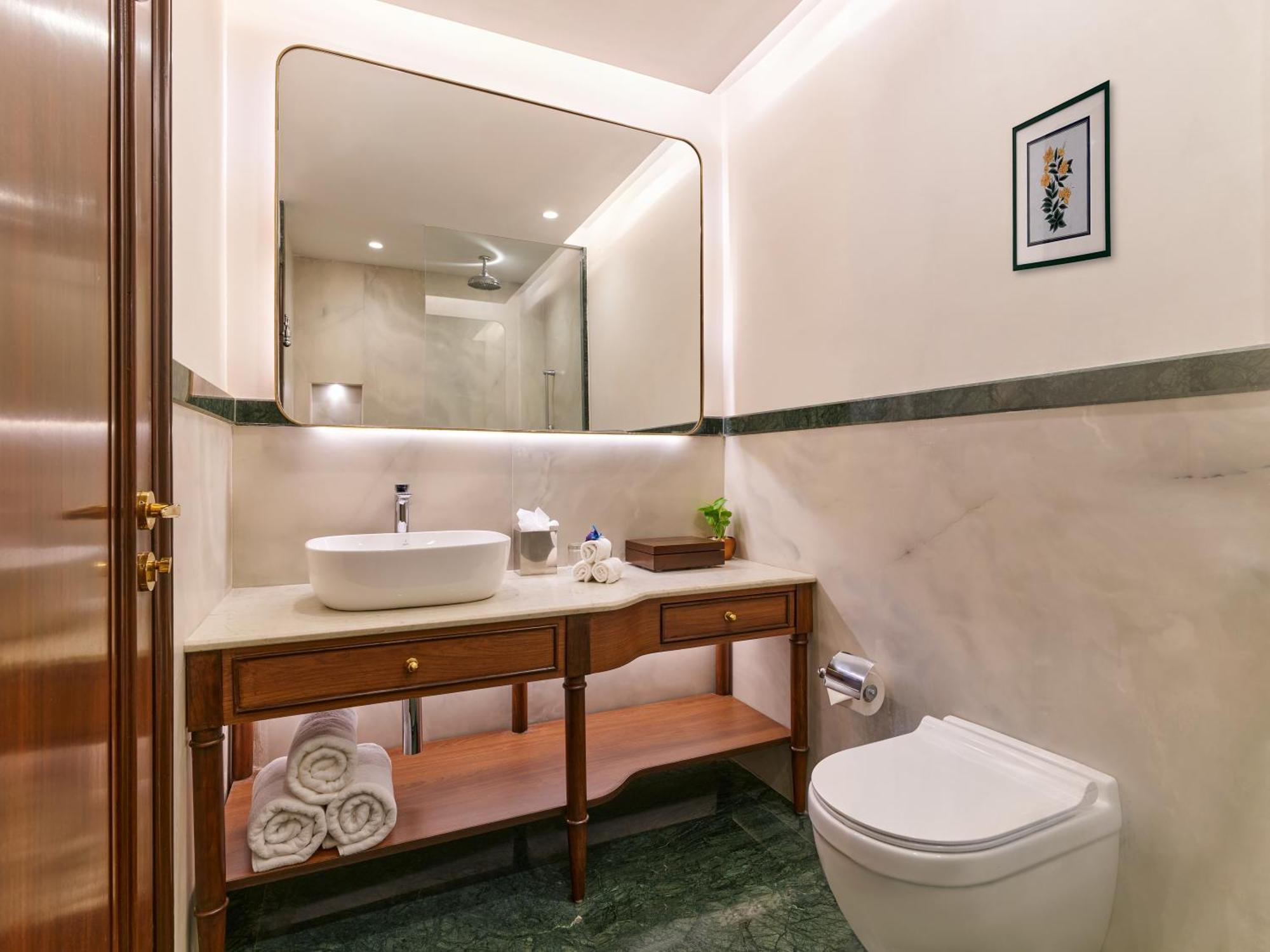 Hotel The Ummed Ahmedabad Airport Esterno foto