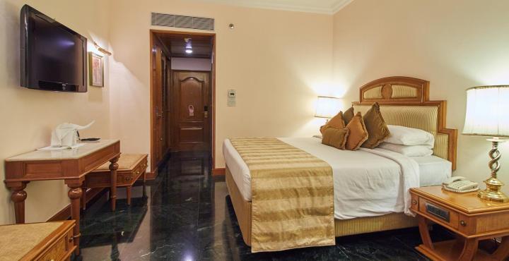 Hotel The Ummed Ahmedabad Airport Esterno foto