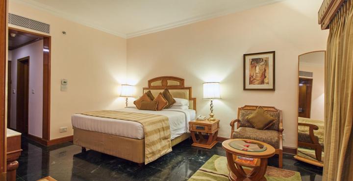 Hotel The Ummed Ahmedabad Airport Esterno foto