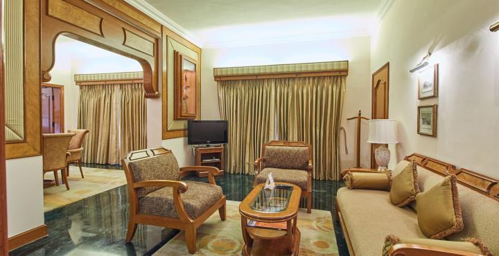 Hotel The Ummed Ahmedabad Airport Esterno foto