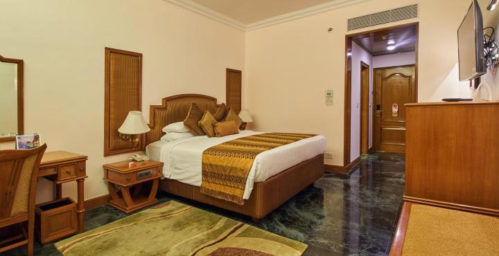 Hotel The Ummed Ahmedabad Airport Esterno foto